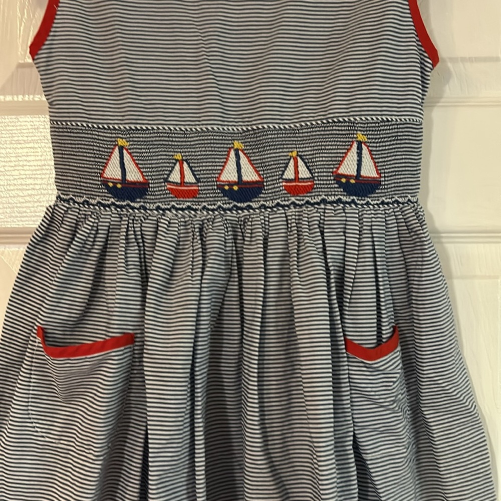 Anavini hand smocked dress - Picture 4 of 9